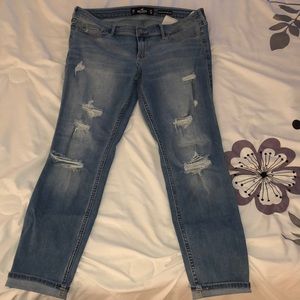 Hollister super skinny crop with destruction